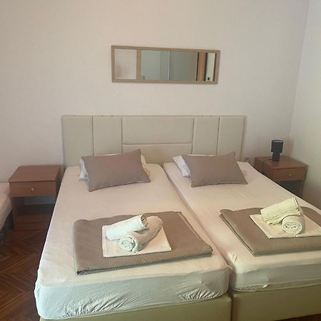אומיס Apartments Ante מראה חיצוני תמונה