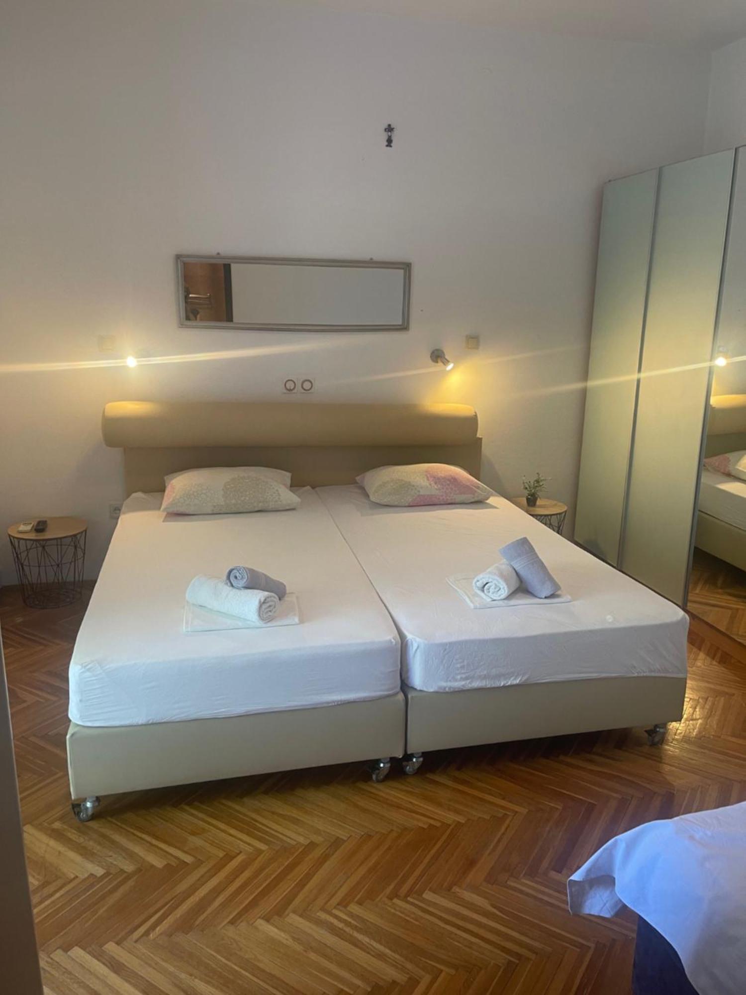 אומיס Apartments Ante מראה חיצוני תמונה