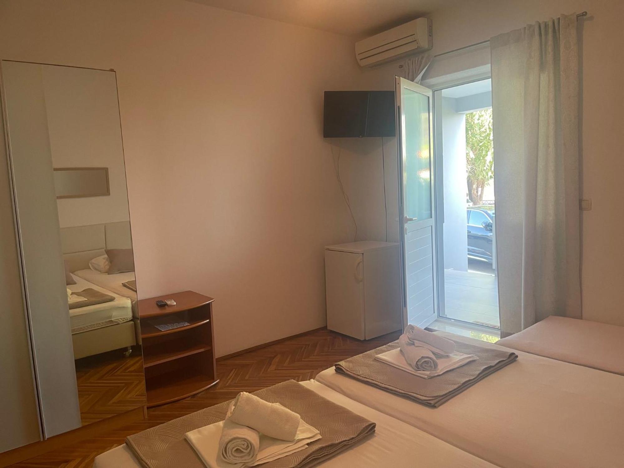אומיס Apartments Ante מראה חיצוני תמונה
