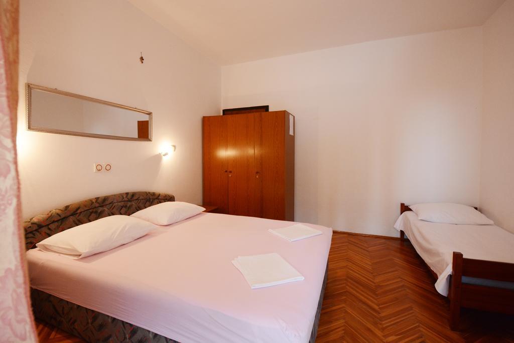 אומיס Apartments Ante מראה חיצוני תמונה