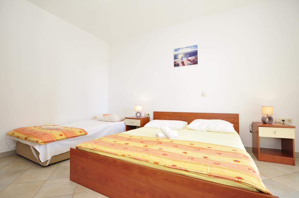 אומיס Apartments Ante מראה חיצוני תמונה