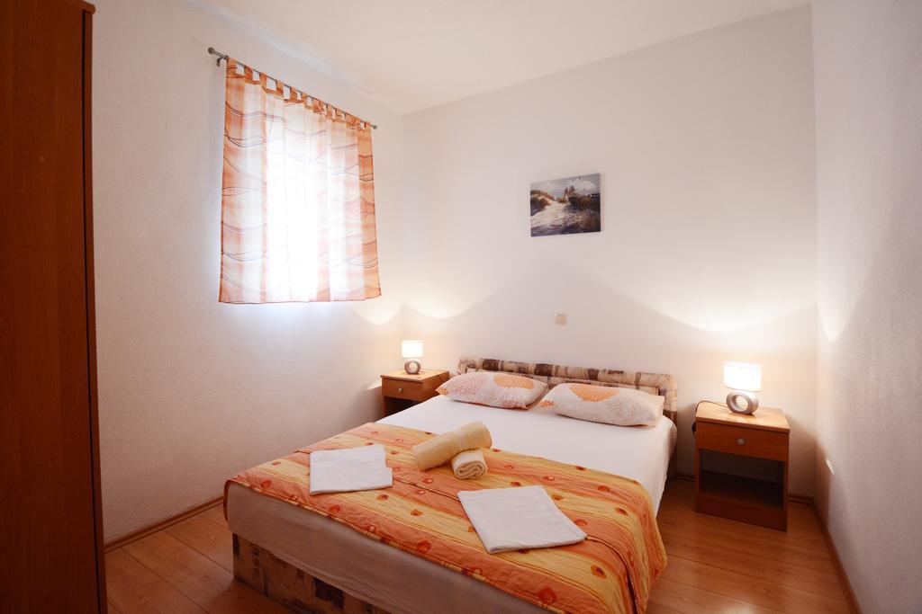 אומיס Apartments Ante מראה חיצוני תמונה